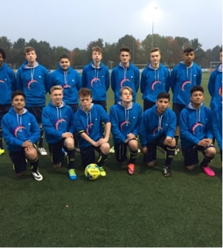 Football team posing before a game