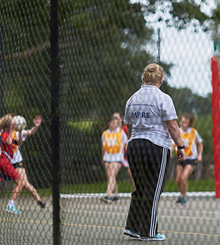 Netballers in game