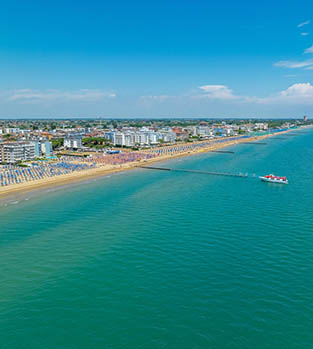 Italy,,Jesolo,Near,Bibione.,Lido,Di,Jesolo,,Or,Jesolo,Lido, Beautiful sandy beach in Lido di Jesolo, Italy